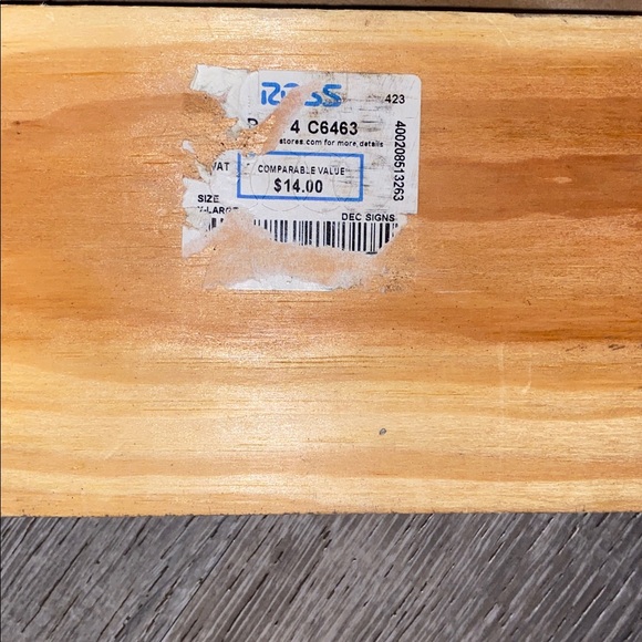 Wooden Sign with “Family” in Gold Letters - Picture 4 of 4